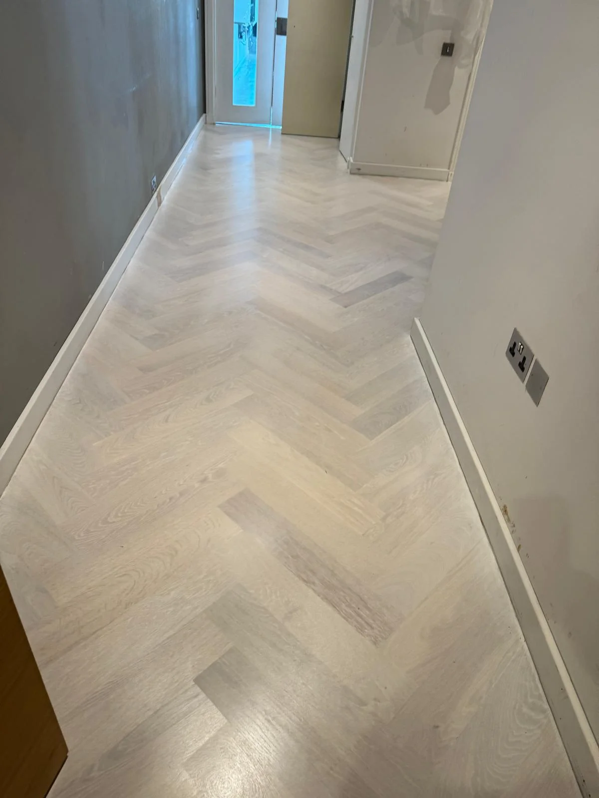 Scandinavian finish on wooden floors